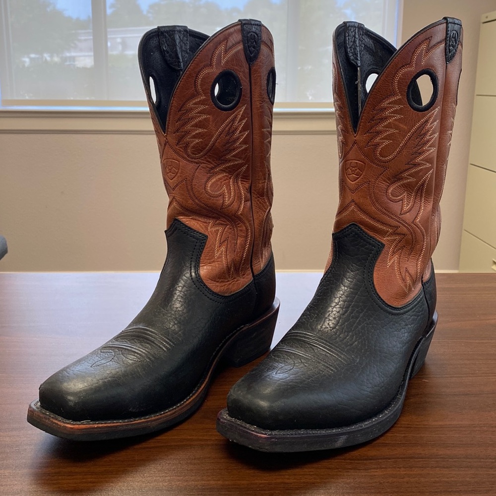 Ariat Heritage Roughstock Square Toe Western Boots